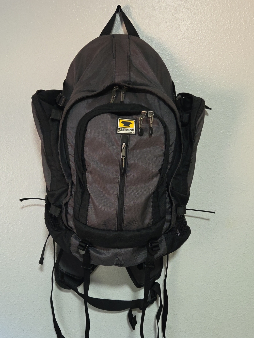 Mountainsmith Technical Trail 2100 Hiking Backpack Black and Gray EUC